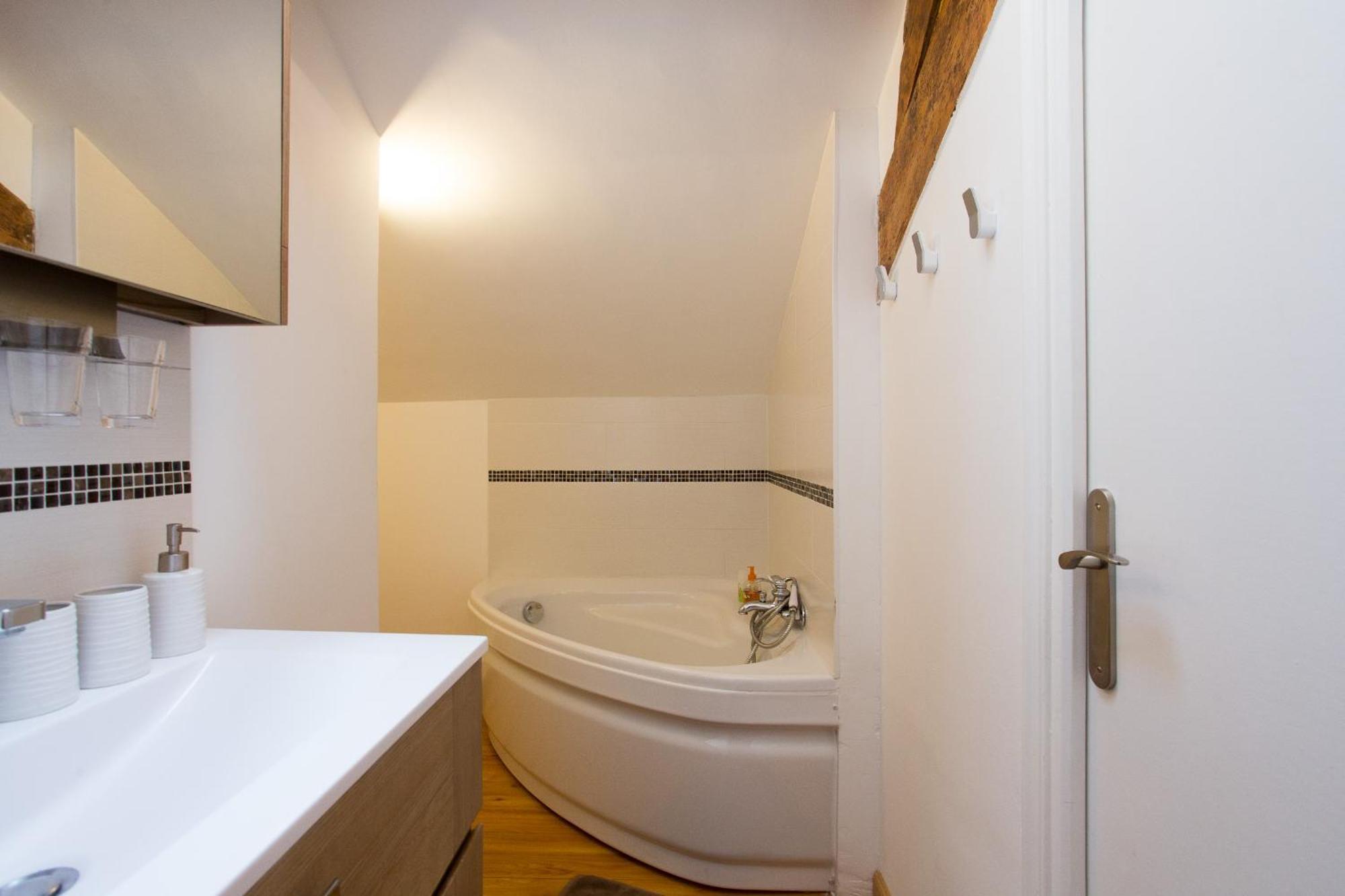 Lb Vacation Rentals I Big Loft 107M2, 10Min Walk To Palais Des Festivals Cannes Eksteriør bilde